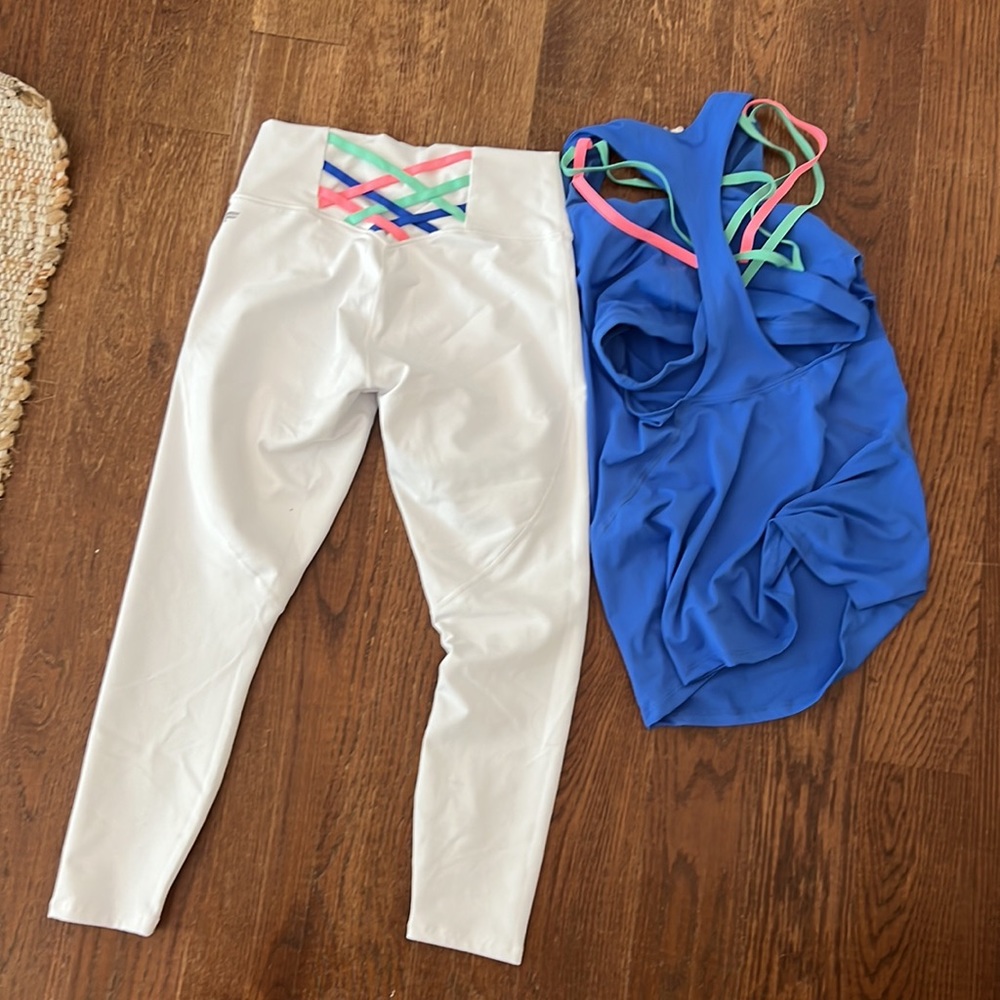 Fabletics workout set - Picture 2 of 4